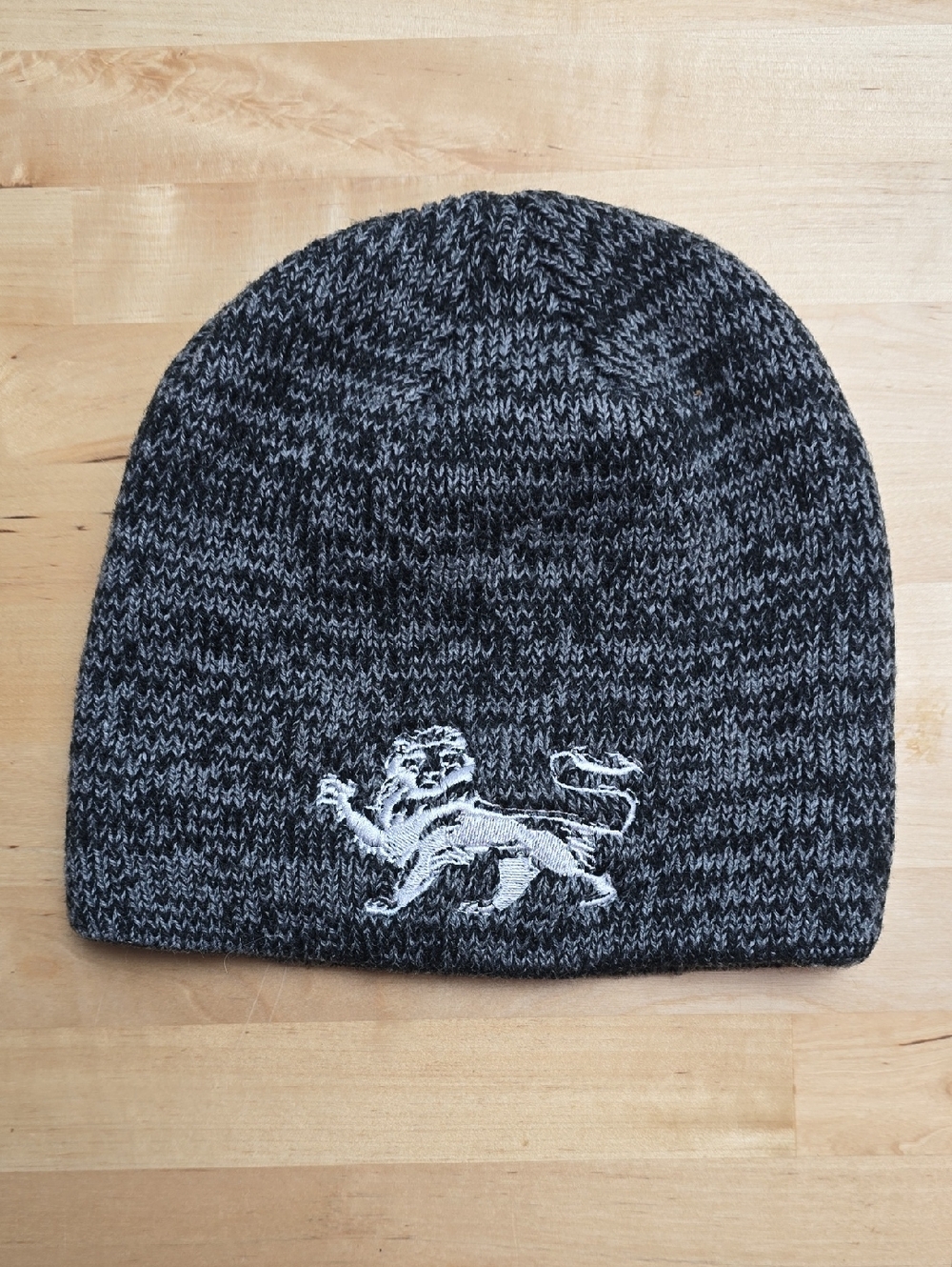Men's Gray Knit Beanie with Embroidered Lion - Unbranded